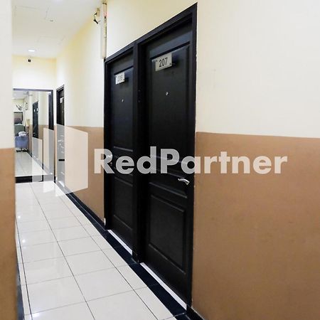 Reddoorz At Sparkling Hotel Surabaya Exterior foto