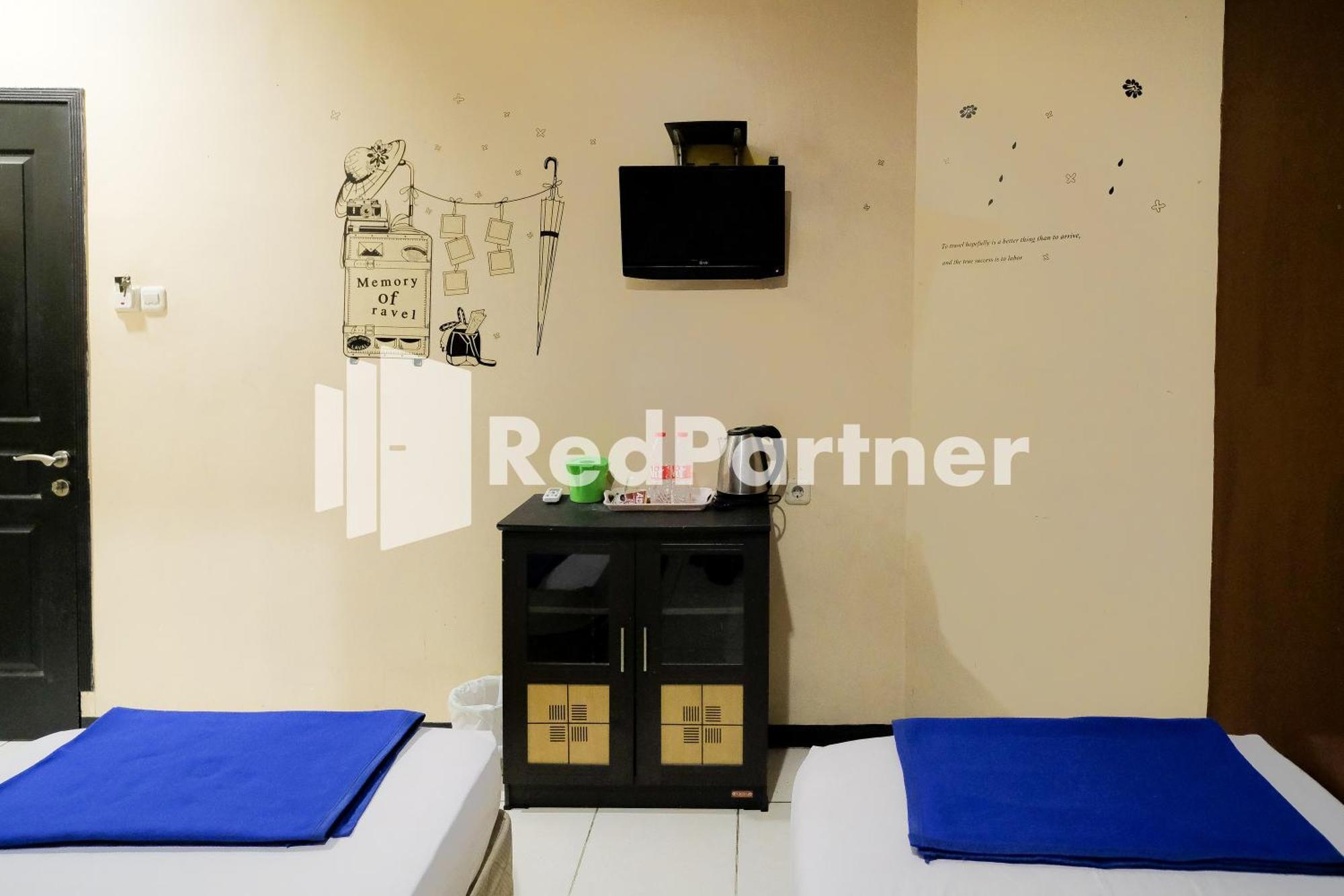 Reddoorz At Sparkling Hotel Surabaya Exterior foto