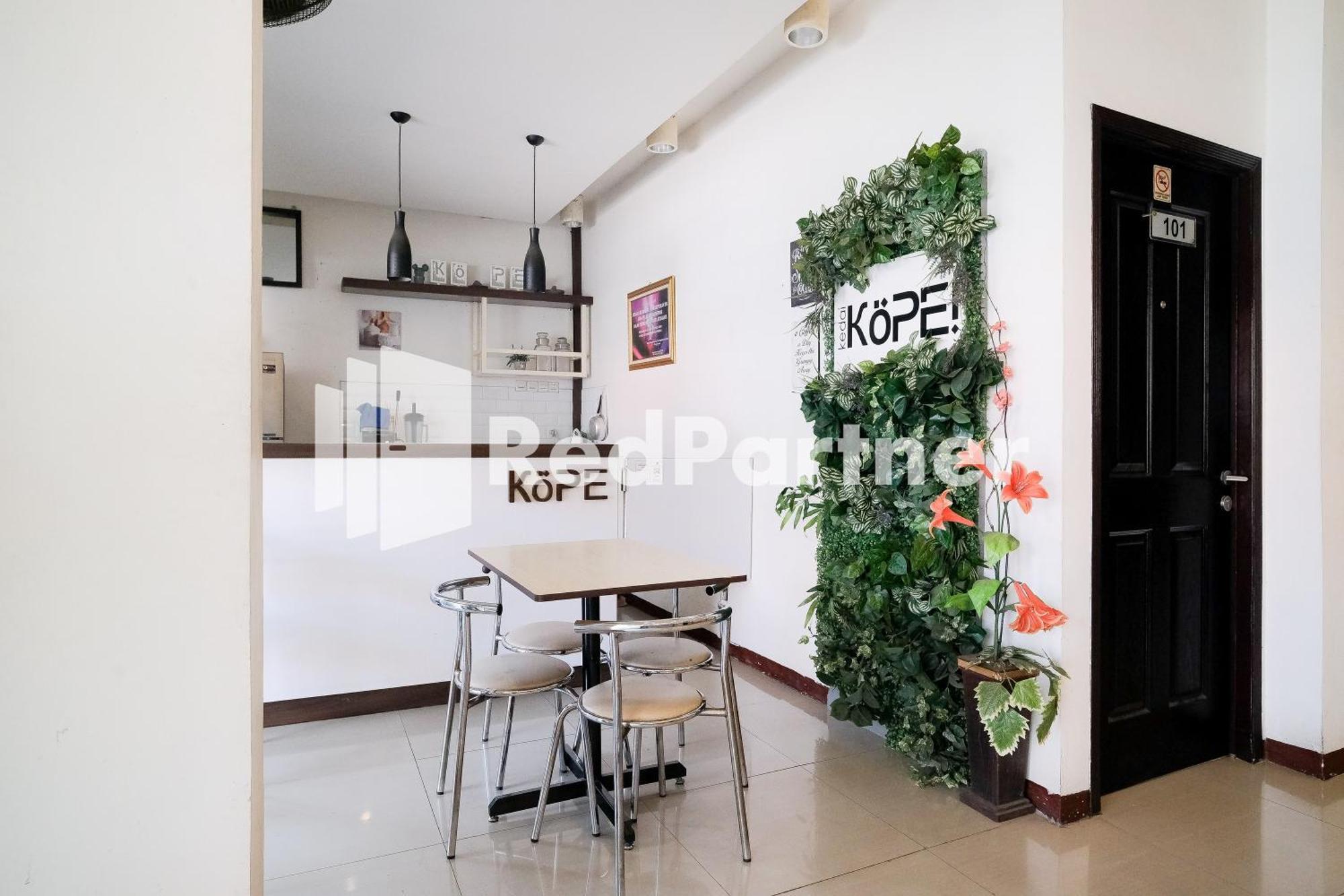 Reddoorz At Sparkling Hotel Surabaya Exterior foto