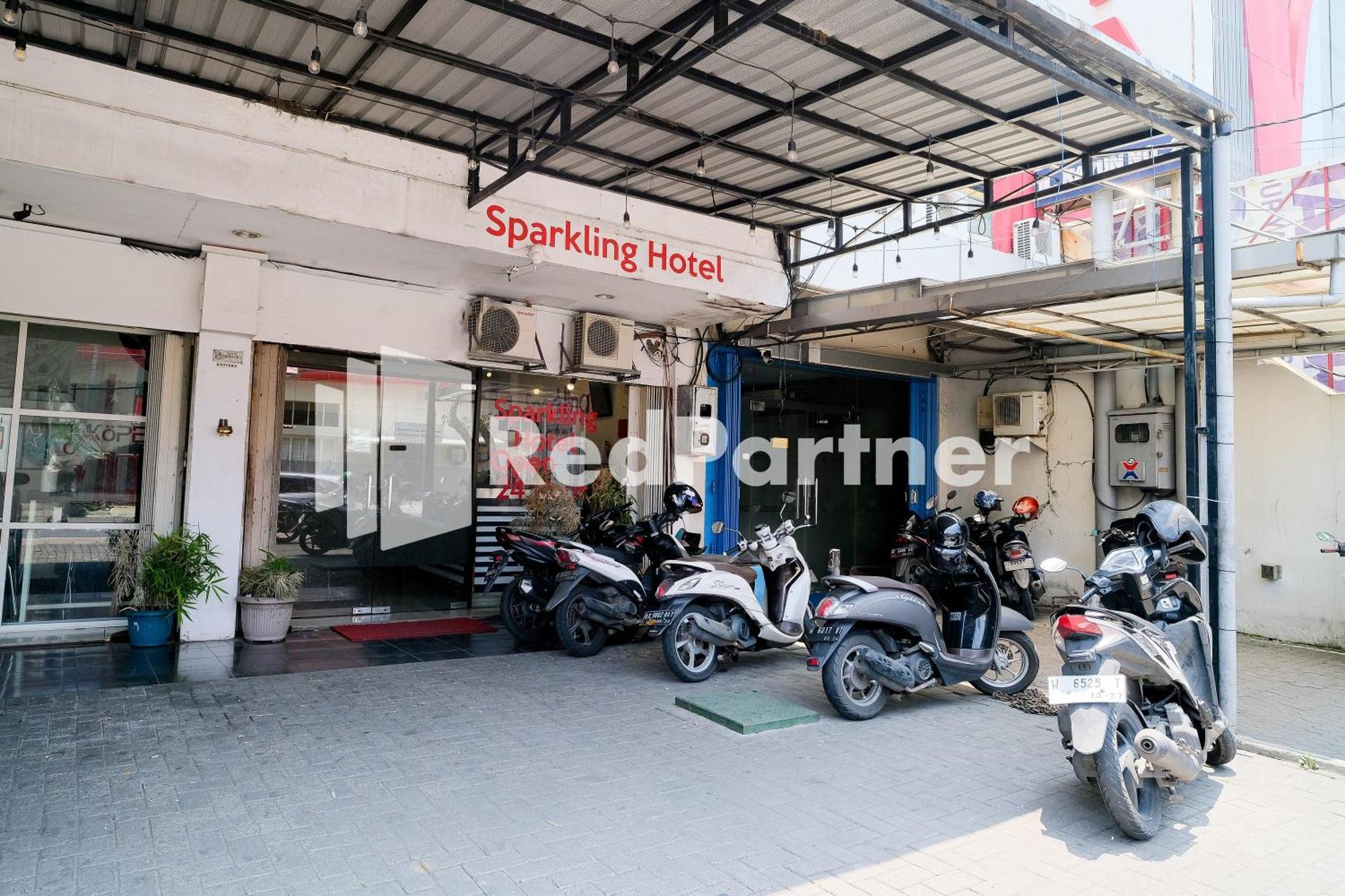 Reddoorz At Sparkling Hotel Surabaya Exterior foto